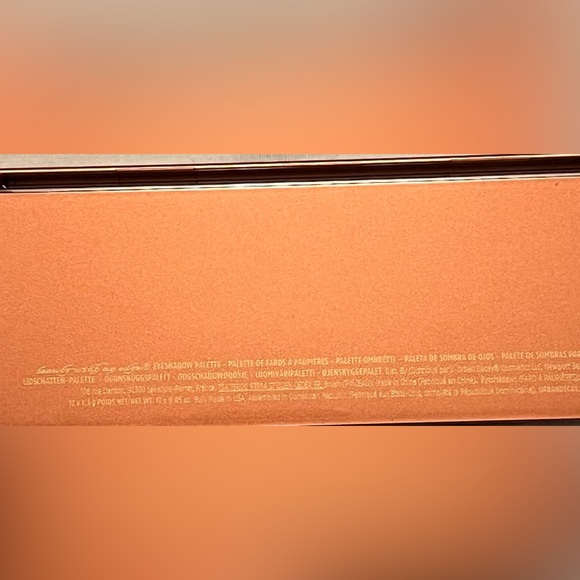 Urban Decay Naked Heat palette - Picture 2 of 3